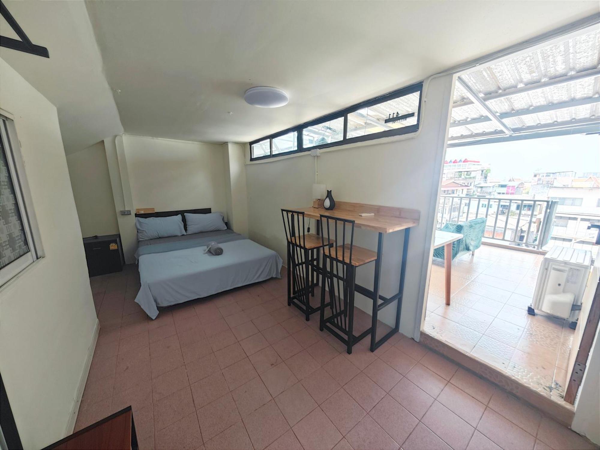 Panda Lodge Home Stay Бангкок Экстерьер фото