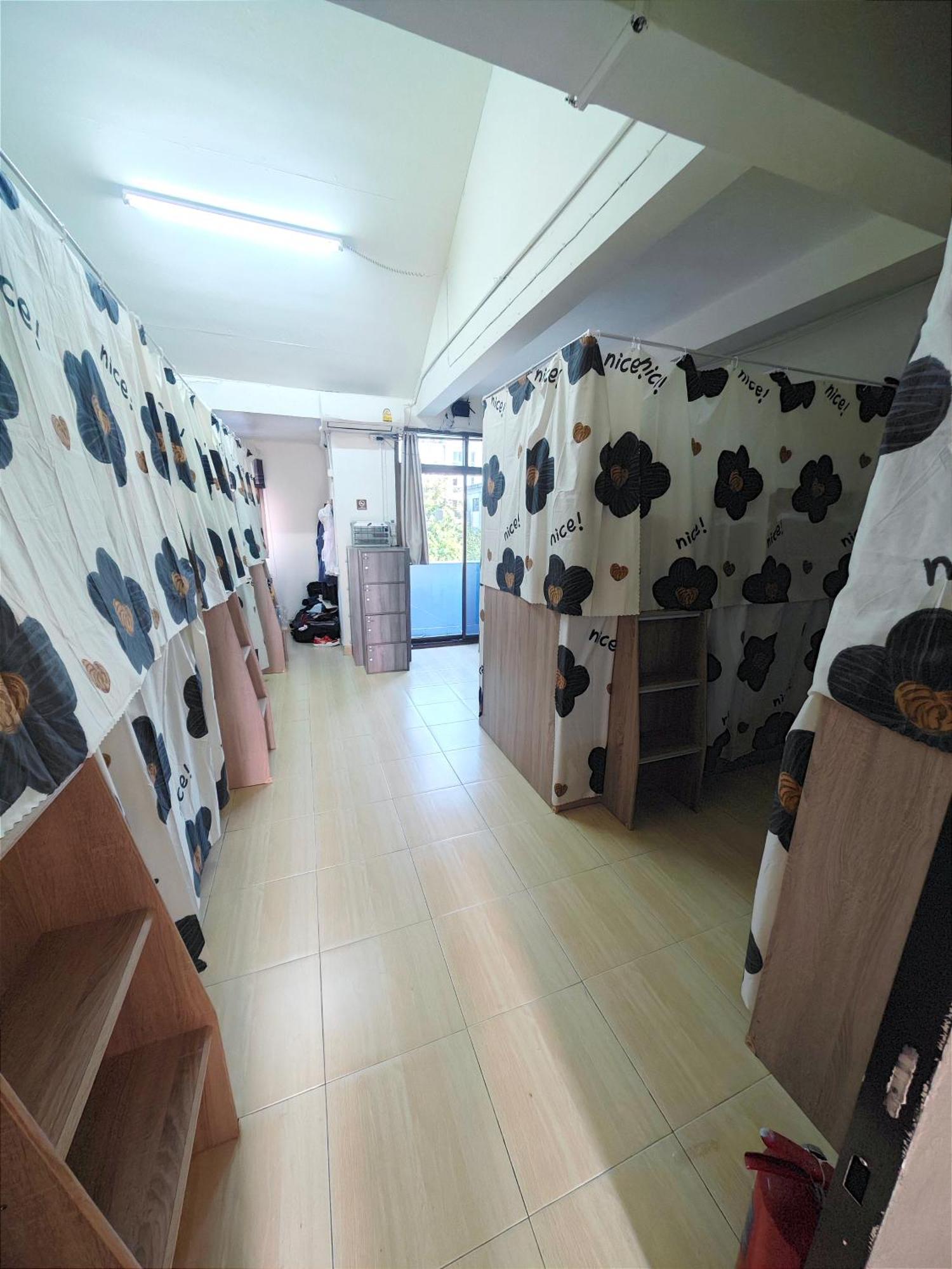 Panda Lodge Home Stay Бангкок Экстерьер фото