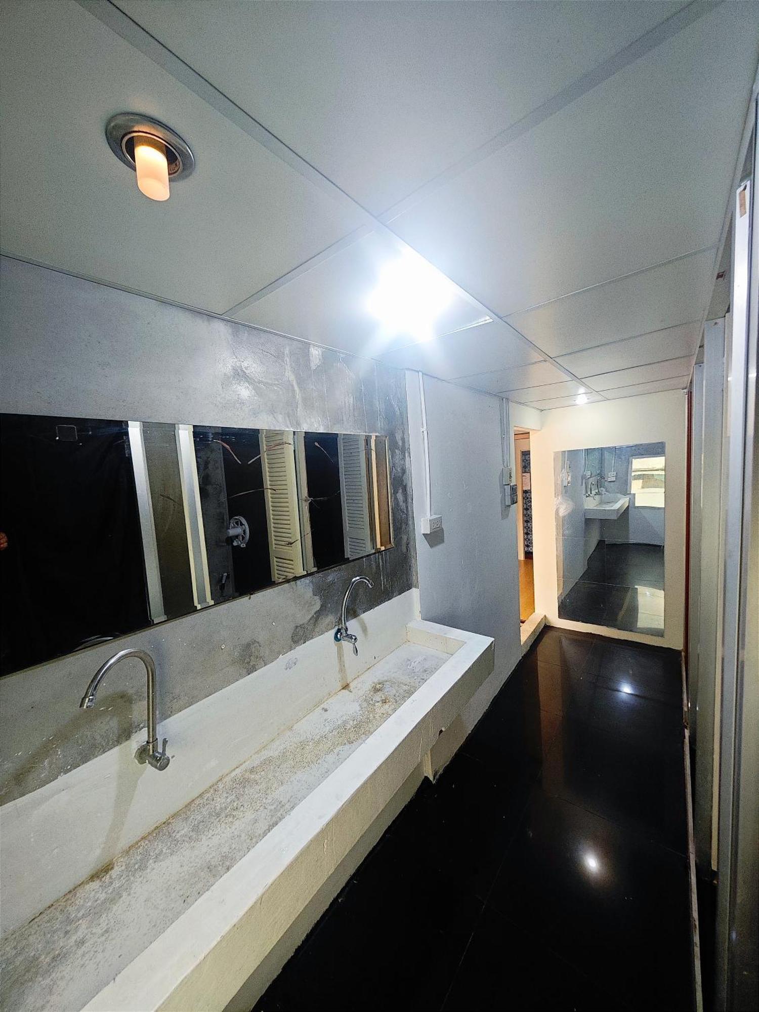 Panda Lodge Home Stay Бангкок Экстерьер фото